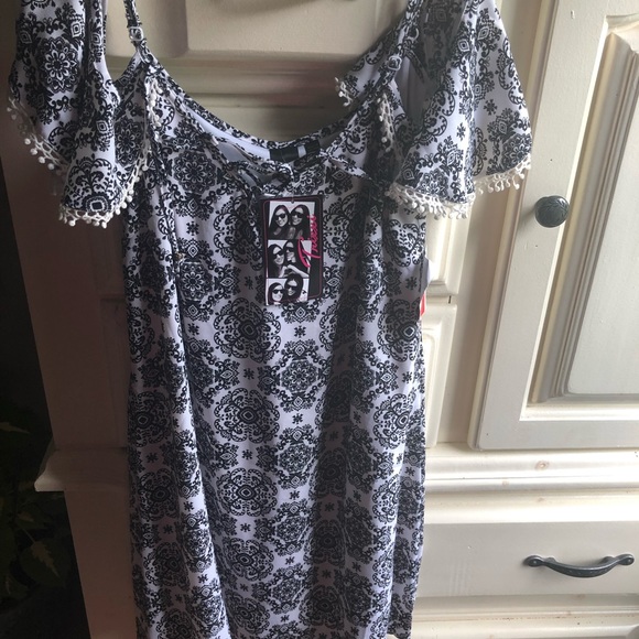 Cute dresses bundle - Picture 5 of 8